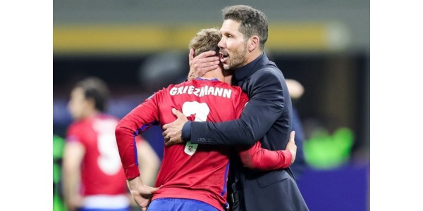 Diego Simeones einsame Gestalt im Metropolitano-Stadion